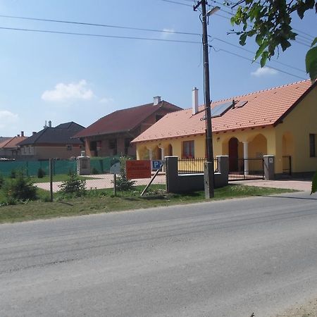 Kiserdő Vendégház Rajka Extérieur photo