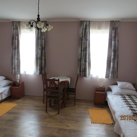 Kiserdő Vendégház Rajka Extérieur photo