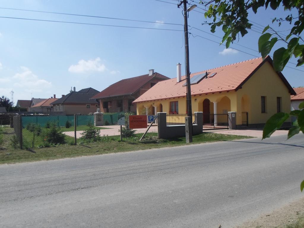 Kiserdő Vendégház Rajka Extérieur photo