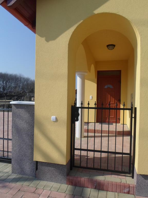 Kiserdő Vendégház Rajka Extérieur photo