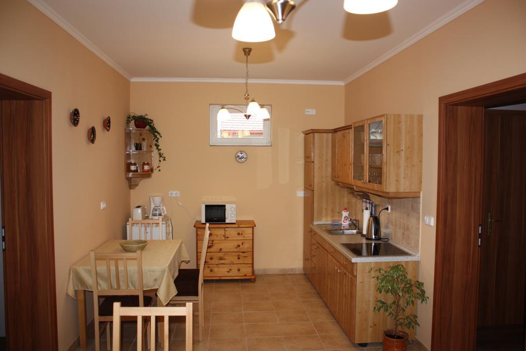 Kiserdő Vendégház Rajka Extérieur photo